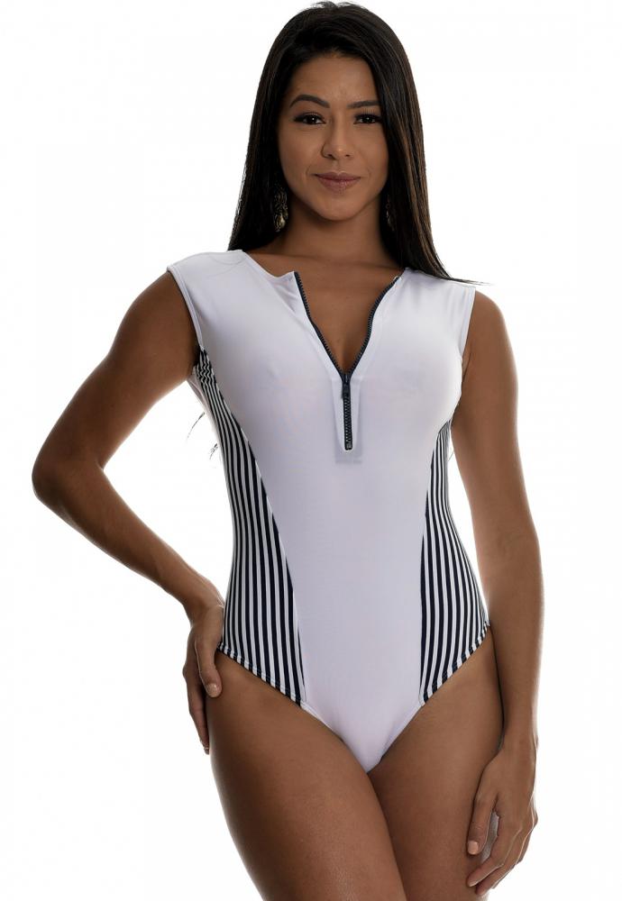 maiô branco com bojo